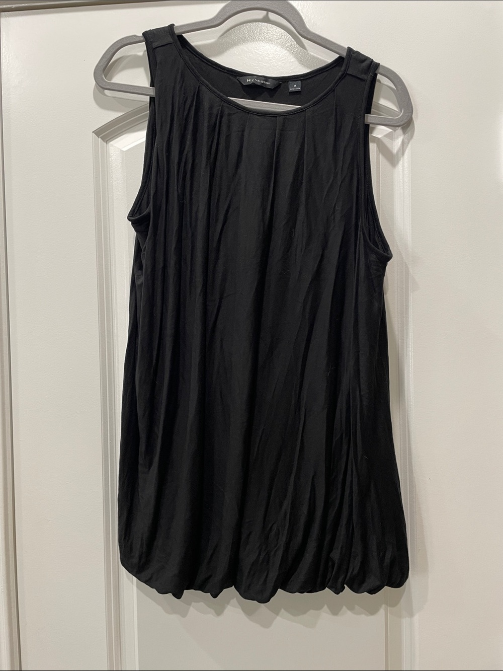 💃 HALSTON Vintage Black Sleeveless Bubble-Hem Fashionista Top Ladies SZ Medium